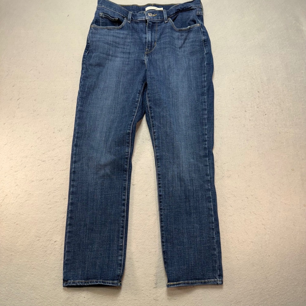Levi's Women's Classic Straight Leg Jeans‎ Size 28 Dark Wash Blue Denim